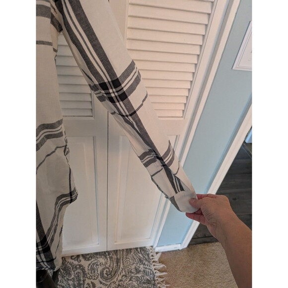 Abercrombie & Fitch Button Down Shirt Womens S Black White Plaid Cozy Core Cabin - Picture 6 of 13